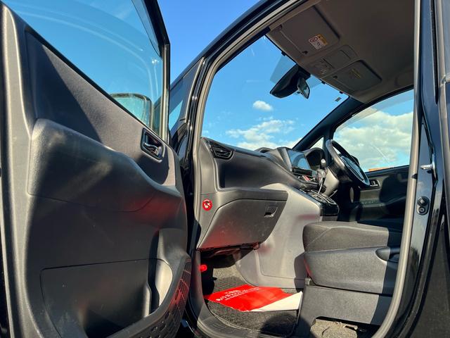 ヴォクシー ZS 煌II ユーザー様買取車 ナビ TV Bluetoothオーディオ CD DVD バックモニター フリップダウン ETC スマートキー2本 プッシュスタート オートエアコン オートマチックハイビーム ESC(37枚目)