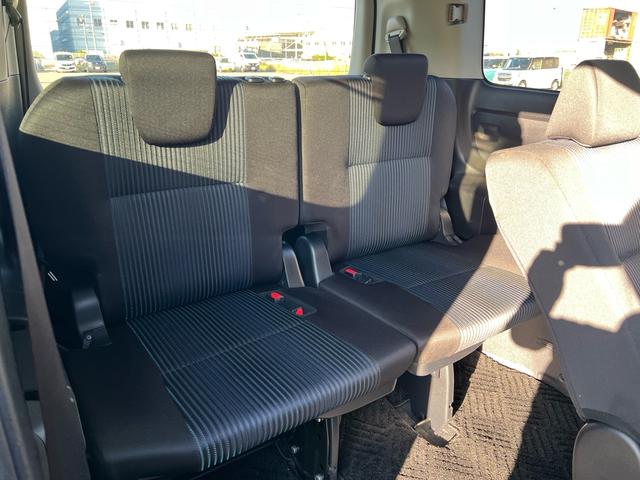 ヴォクシー ZS 煌II ユーザー様買取車 ナビ TV Bluetoothオーディオ CD DVD バックモニター フリップダウン ETC スマートキー2本 プッシュスタート オートエアコン オートマチックハイビーム ESC(44枚目)