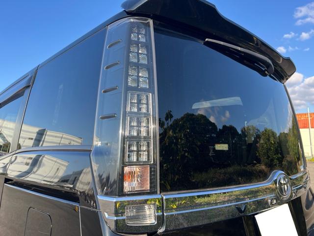 ヴォクシー ZS 煌II ユーザー様買取車 ナビ TV Bluetoothオーディオ CD DVD バックモニター フリップダウン ETC スマートキー2本 プッシュスタート オートエアコン オートマチックハイビーム ESC(52枚目)