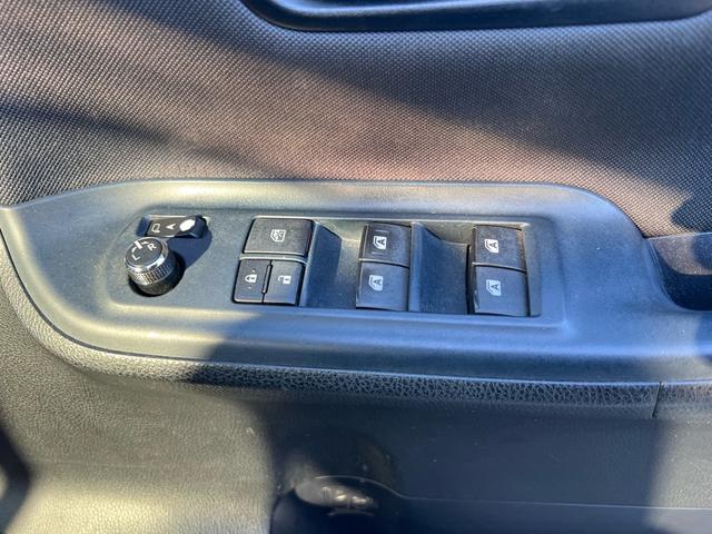 ヴォクシー ZS 煌II ユーザー様買取車 ナビ TV Bluetoothオーディオ CD DVD バックモニター フリップダウン ETC スマートキー2本 プッシュスタート オートエアコン オートマチックハイビーム ESC(71枚目)