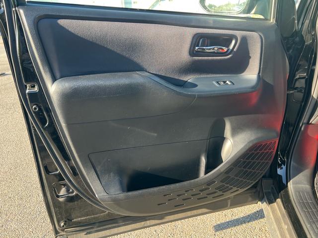 ヴォクシー ZS 煌II ユーザー様買取車 ナビ TV Bluetoothオーディオ CD DVD バックモニター フリップダウン ETC スマートキー2本 プッシュスタート オートエアコン オートマチックハイビーム ESC(73枚目)