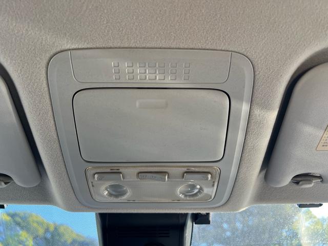 ヴォクシー ZS 煌II ユーザー様買取車 ナビ TV Bluetoothオーディオ CD DVD バックモニター フリップダウン ETC スマートキー2本 プッシュスタート オートエアコン オートマチックハイビーム ESC(76枚目)