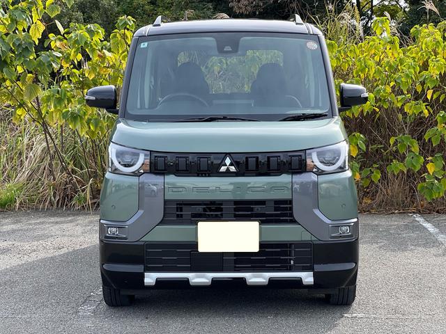 デリカミニ Ｔ　プレミアム　リミテッドエディション　アラウンドビューモニター　ナビ　ＴＶ　バックモニター　ダウンヒルアシストコントロール　ステアリングヒーター　シートヒーター　レーダークルーズコントロール　車線維持支援機能　オートマチック　スマートキー（3枚目）