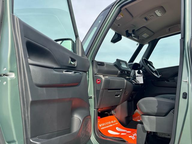 デリカミニ Ｔ　プレミアム　リミテッドエディション　アラウンドビューモニター　ナビ　ＴＶ　バックモニター　ダウンヒルアシストコントロール　ステアリングヒーター　シートヒーター　レーダークルーズコントロール　車線維持支援機能　オートマチック　スマートキー（41枚目）