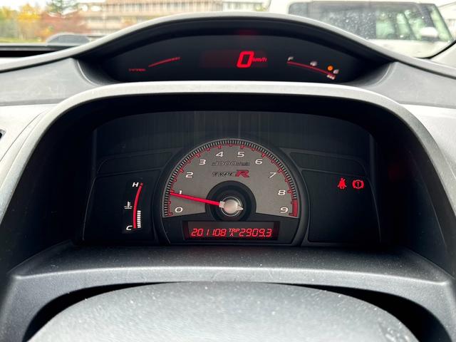 ☆メーターも見やすく安全運転をサポートしてくれます☆