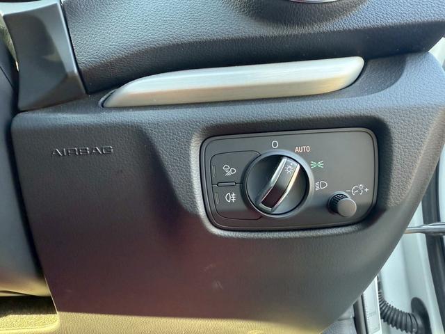 A3 スポーツバック1.4TFSIスポーツSラインパッケジ ナビ Bluetooth バックモニター ETC スマートキー2本 プッシュスタート アイドリングストップ オートエアコン オートライト オートマチックハイビーム HID ドライブレコーダー ABS(16枚目)