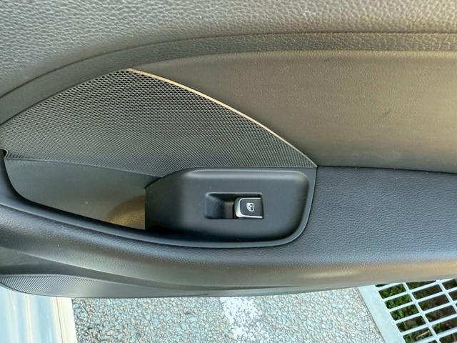 A3 スポーツバック1.4TFSIスポーツSラインパッケジ ナビ Bluetooth バックモニター ETC スマートキー2本 プッシュスタート アイドリングストップ オートエアコン オートライト オートマチックハイビーム HID ドライブレコーダー ABS(67枚目)