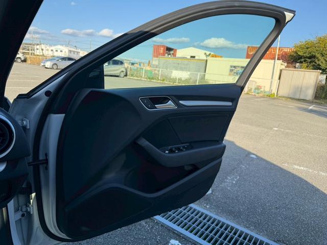 A3 スポーツバック1.4TFSIスポーツSラインパッケジ ナビ Bluetooth バックモニター ETC スマートキー2本 プッシュスタート アイドリングストップ オートエアコン オートライト オートマチックハイビーム HID ドライブレコーダー ABS(78枚目)