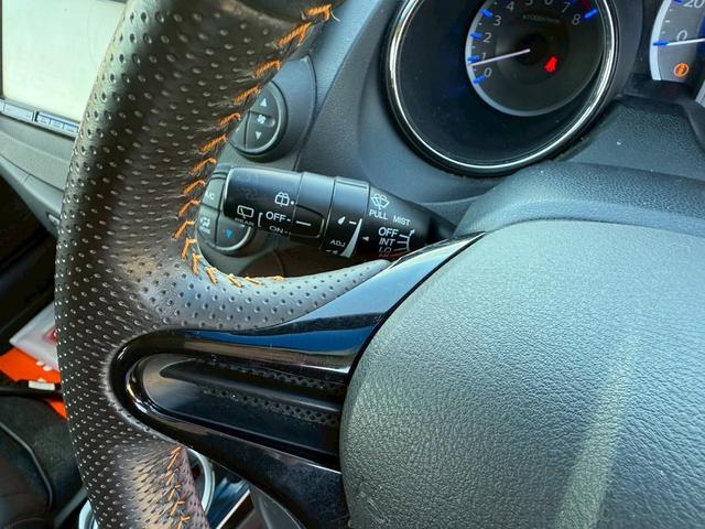 フィットシャトルハイブリッド ハイブリッド・スマートセレクション ユーザー様買取車 ナビ VSA ABS+TCS+横すべり抑制 HID アイドリングストップ 衝突安全ボディ 盗難防止システム スマートキー ECONモード オートクルーズコントロール オートエアコン(17枚目)