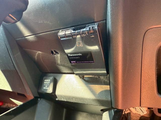 フィットシャトルハイブリッド ハイブリッド・スマートセレクション ユーザー様買取車 ナビ VSA ABS+TCS+横すべり抑制 HID アイドリングストップ 衝突安全ボディ 盗難防止システム スマートキー ECONモード オートクルーズコントロール オートエアコン(27枚目)