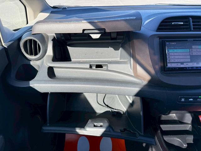 フィットシャトルハイブリッド ハイブリッド・スマートセレクション ユーザー様買取車 ナビ VSA ABS+TCS+横すべり抑制 HID アイドリングストップ 衝突安全ボディ 盗難防止システム スマートキー ECONモード オートクルーズコントロール オートエアコン(34枚目)