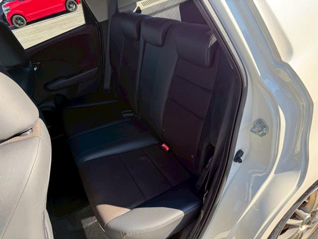 フィットシャトルハイブリッド ハイブリッド・スマートセレクション ユーザー様買取車 ナビ VSA ABS+TCS+横すべり抑制 HID アイドリングストップ 衝突安全ボディ 盗難防止システム スマートキー ECONモード オートクルーズコントロール オートエアコン(37枚目)