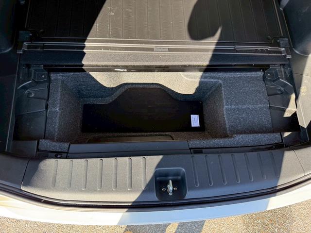 フィットシャトルハイブリッド ハイブリッド・スマートセレクション ユーザー様買取車 ナビ VSA ABS+TCS+横すべり抑制 HID アイドリングストップ 衝突安全ボディ 盗難防止システム スマートキー ECONモード オートクルーズコントロール オートエアコン(41枚目)