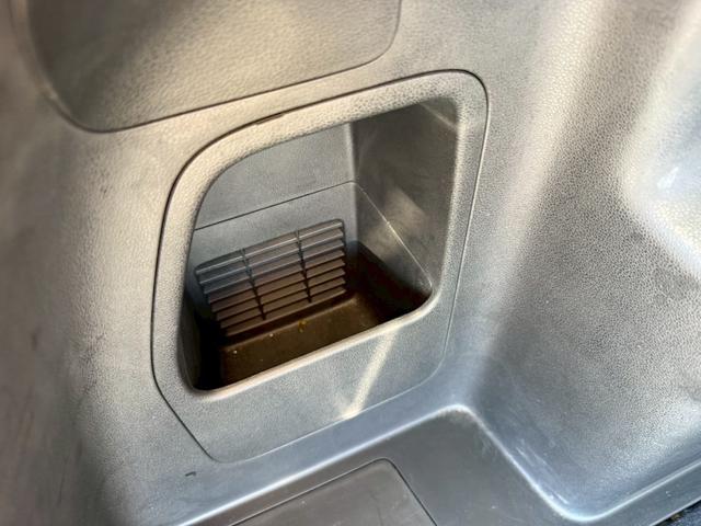 フィットシャトルハイブリッド ハイブリッド・スマートセレクション ユーザー様買取車 ナビ VSA ABS+TCS+横すべり抑制 HID アイドリングストップ 衝突安全ボディ 盗難防止システム スマートキー ECONモード オートクルーズコントロール オートエアコン(44枚目)