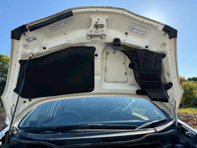 フィットシャトルハイブリッド ハイブリッド・スマートセレクション ユーザー様買取車 ナビ VSA ABS+TCS+横すべり抑制 HID アイドリングストップ 衝突安全ボディ 盗難防止システム スマートキー ECONモード オートクルーズコントロール オートエアコン(63枚目)