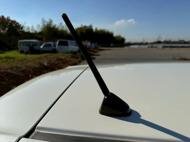 フィットシャトルハイブリッド ハイブリッド・スマートセレクション ユーザー様買取車 ナビ VSA ABS+TCS+横すべり抑制 HID アイドリングストップ 衝突安全ボディ 盗難防止システム スマートキー ECONモード オートクルーズコントロール オートエアコン(70枚目)