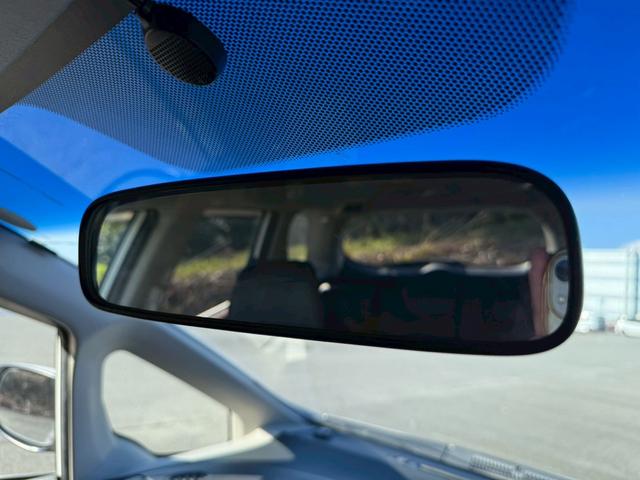 フィットシャトルハイブリッド ハイブリッド・スマートセレクション ユーザー様買取車 ナビ VSA ABS+TCS+横すべり抑制 HID アイドリングストップ 衝突安全ボディ 盗難防止システム スマートキー ECONモード オートクルーズコントロール オートエアコン(74枚目)