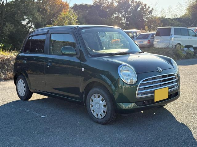 ミラジーノ Ｌ　ユーザー様買取車　キーレスエントリー　盗難防止システム　衝突安全ボディ　エアコン　パワーステアリング　運転席助手席エアバック　パワーウインドウ　ＥＴＣ　ＣＤ　ＡＭ　ＦＭ　ドアバイザー　４ＡＴ（7枚目）