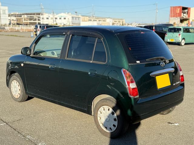 ミラジーノ Ｌ　ユーザー様買取車　キーレスエントリー　盗難防止システム　衝突安全ボディ　エアコン　パワーステアリング　運転席助手席エアバック　パワーウインドウ　ＥＴＣ　ＣＤ　ＡＭ　ＦＭ　ドアバイザー　４ＡＴ（12枚目）