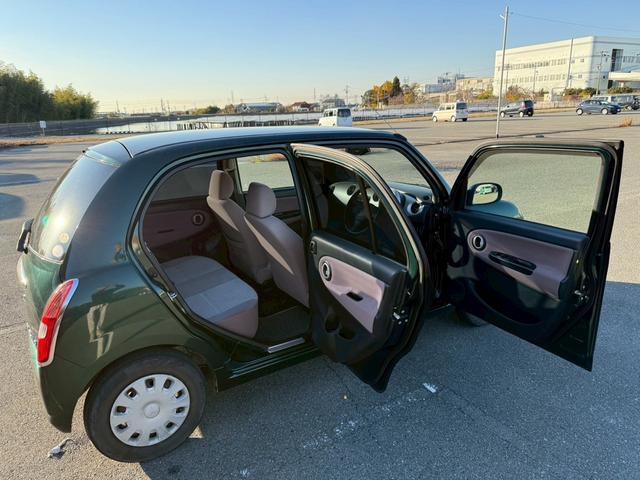 ミラジーノ Ｌ　ユーザー様買取車　キーレスエントリー　盗難防止システム　衝突安全ボディ　エアコン　パワーステアリング　運転席助手席エアバック　パワーウインドウ　ＥＴＣ　ＣＤ　ＡＭ　ＦＭ　ドアバイザー　４ＡＴ（32枚目）