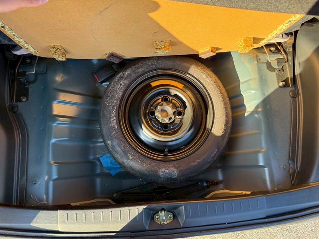 ミラジーノ Ｌ　ユーザー様買取車　キーレスエントリー　盗難防止システム　衝突安全ボディ　エアコン　パワーステアリング　運転席助手席エアバック　パワーウインドウ　ＥＴＣ　ＣＤ　ＡＭ　ＦＭ　ドアバイザー　４ＡＴ（39枚目）