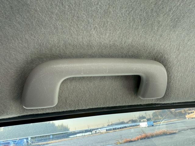 ミラジーノ Ｌ　ユーザー様買取車　キーレスエントリー　盗難防止システム　衝突安全ボディ　エアコン　パワーステアリング　運転席助手席エアバック　パワーウインドウ　ＥＴＣ　ＣＤ　ＡＭ　ＦＭ　ドアバイザー　４ＡＴ（67枚目）