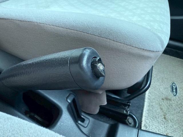 ミラジーノ Ｌ　ユーザー様買取車　キーレスエントリー　盗難防止システム　衝突安全ボディ　エアコン　パワーステアリング　運転席助手席エアバック　パワーウインドウ　ＥＴＣ　ＣＤ　ＡＭ　ＦＭ　ドアバイザー　４ＡＴ（80枚目）