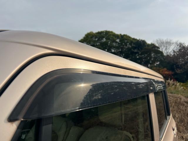 アルトラパンショコラ Ｇ　ユーザー様買取車　Ｂｌｕｅｔｏｏｔｈオーディオ　ＴＶ　ナビ　スマートキー　プッシュスタート　エアコン　アイドリングストップ　ドアバイザー　ＥＴＣ　ＨＩＤ　衝突安全ボディ　盗難防止システム　エアバック（61枚目）