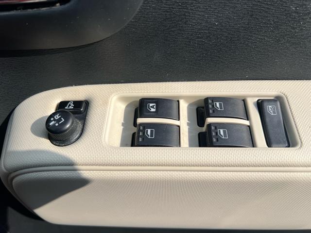 ミラココア ココアプラスX ユーザー様買取車 ナビ TV スマートキー オートエアコン アイドリングストップ フォグランプ FM AM 衝突安全ボディ 盗難防止システム パワーウインドウ パワーステアリング ドアバイザー(73枚目)