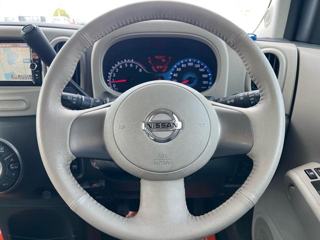 キューブ １５Ｘ　Ｖセレクション　ユーザー様買取車　ナビ　ＴＶ　Ｂｌｕｅｔｏｏｔｈ　スマートキー２本　プッシュスタート　オートエアコン　ＥＴＣ　衝突安全ボディ　車検２年付き　盗難防止システム　運転席助手席エアバック　　パワーウインドウ（13枚目）