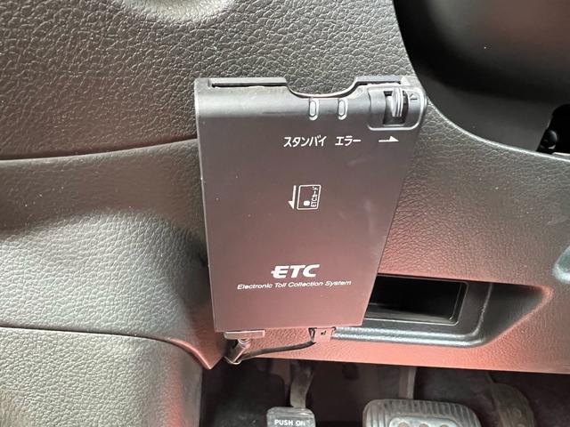 キューブ １５Ｘ　Ｖセレクション　ユーザー様買取車　ナビ　ＴＶ　Ｂｌｕｅｔｏｏｔｈ　スマートキー２本　プッシュスタート　オートエアコン　ＥＴＣ　衝突安全ボディ　車検２年付き　盗難防止システム　運転席助手席エアバック　　パワーウインドウ（24枚目）