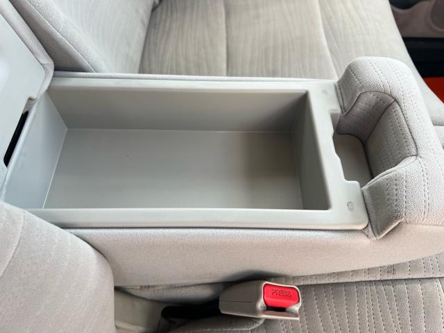 キューブ １５Ｘ　Ｖセレクション　ユーザー様買取車　ナビ　ＴＶ　Ｂｌｕｅｔｏｏｔｈ　スマートキー２本　プッシュスタート　オートエアコン　ＥＴＣ　衝突安全ボディ　車検２年付き　盗難防止システム　運転席助手席エアバック　　パワーウインドウ（30枚目）