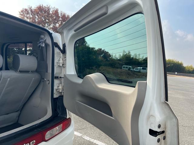 キューブ １５Ｘ　Ｖセレクション　ユーザー様買取車　ナビ　ＴＶ　Ｂｌｕｅｔｏｏｔｈ　スマートキー２本　プッシュスタート　オートエアコン　ＥＴＣ　衝突安全ボディ　車検２年付き　盗難防止システム　運転席助手席エアバック　　パワーウインドウ（42枚目）