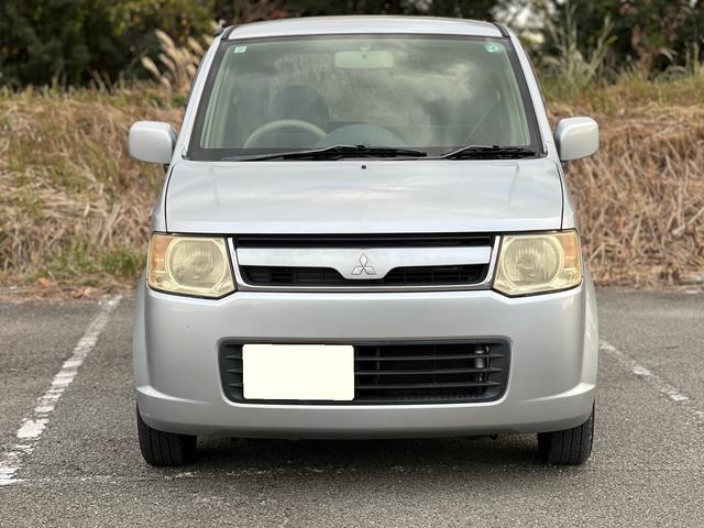 eKワゴン MS ユーザー様買取車 車検令和8年7月 走行距離111700キロ エアコン CD FM AM ETC ドアバイザー 運転席助手席エアバック パワーステアリング ベンチシート フルフラット 衝突安全ボディ(3枚目)