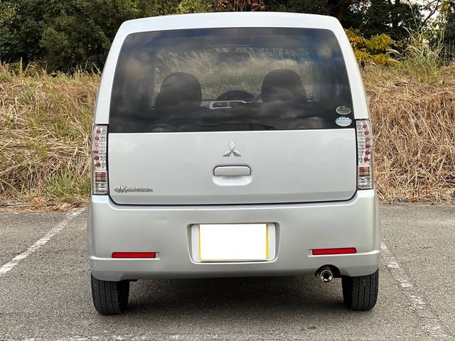 eKワゴン MS ユーザー様買取車 車検令和8年7月 走行距離111700キロ エアコン CD FM AM ETC ドアバイザー 運転席助手席エアバック パワーステアリング ベンチシート フルフラット 衝突安全ボディ(11枚目)