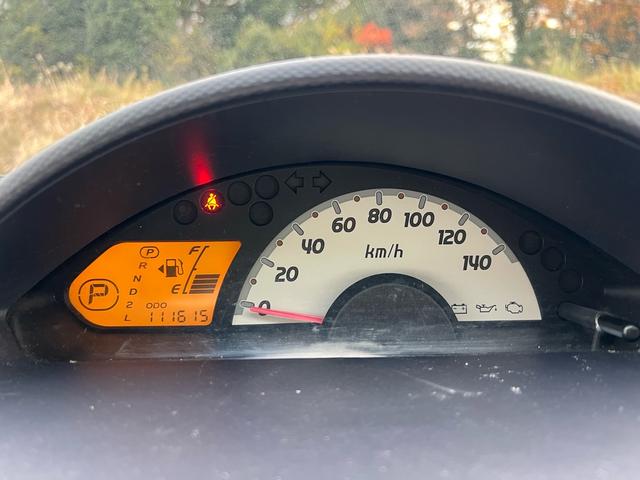 eKワゴン MS ユーザー様買取車 車検令和8年7月 走行距離111700キロ エアコン CD FM AM ETC ドアバイザー 運転席助手席エアバック パワーステアリング ベンチシート フルフラット 衝突安全ボディ(18枚目)