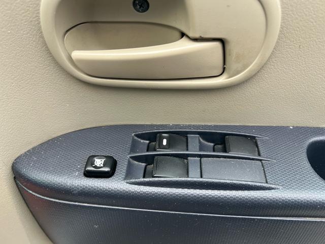 eKワゴン MS ユーザー様買取車 車検令和8年7月 走行距離111700キロ エアコン CD FM AM ETC ドアバイザー 運転席助手席エアバック パワーステアリング ベンチシート フルフラット 衝突安全ボディ(61枚目)