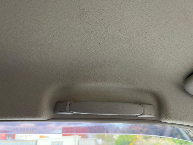 eKワゴン MS ユーザー様買取車 車検令和8年7月 走行距離111700キロ エアコン CD FM AM ETC ドアバイザー 運転席助手席エアバック パワーステアリング ベンチシート フルフラット 衝突安全ボディ(72枚目)