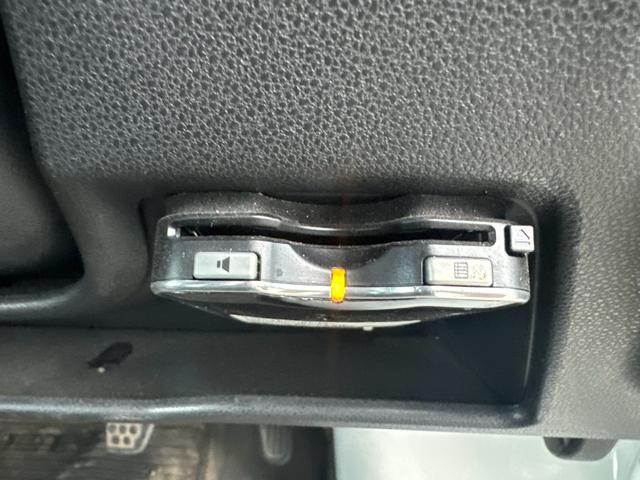 ハイゼットカーゴ DX SAIII ユーザー様買取 キーレスエントリー アイドリングストップ ETC オートハイビーム AM FM パワーステアリング パワーウインドウ 4WD ドライブレコーダー エアコン AT ドアバイザー(19枚目)