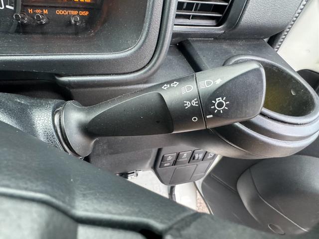 ハイゼットカーゴ DX SAIII ユーザー様買取 キーレスエントリー アイドリングストップ ETC オートハイビーム AM FM パワーステアリング パワーウインドウ 4WD ドライブレコーダー エアコン AT ドアバイザー(27枚目)