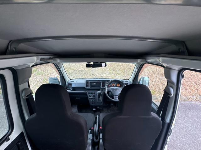 ハイゼットカーゴ DX SAIII ユーザー様買取 キーレスエントリー アイドリングストップ ETC オートハイビーム AM FM パワーステアリング パワーウインドウ 4WD ドライブレコーダー エアコン AT ドアバイザー(30枚目)