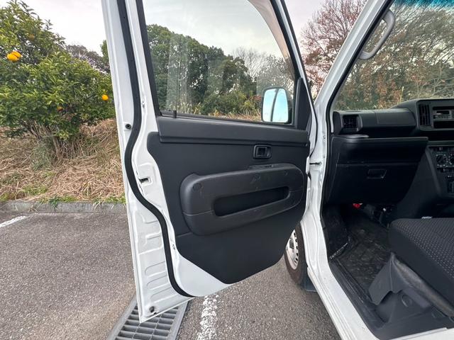 ハイゼットカーゴ DX SAIII ユーザー様買取 キーレスエントリー アイドリングストップ ETC オートハイビーム AM FM パワーステアリング パワーウインドウ 4WD ドライブレコーダー エアコン AT ドアバイザー(57枚目)