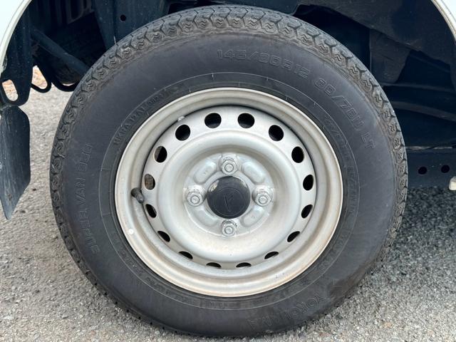 ハイゼットカーゴ DX SAIII ユーザー様買取 キーレスエントリー アイドリングストップ ETC オートハイビーム AM FM パワーステアリング パワーウインドウ 4WD ドライブレコーダー エアコン AT ドアバイザー(60枚目)