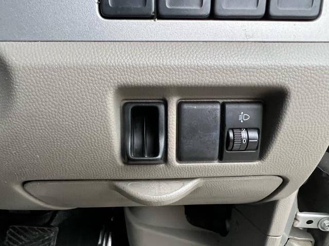 エブリイワゴン JP ユーザー様買取車 車検2年付き フルフラット 衝突安全ボディ 盗難防止システム 運転席助手席エアバック ABS パワーステアリング パワーウインドウ CD FM AM ABS ドアバイザー(25枚目)