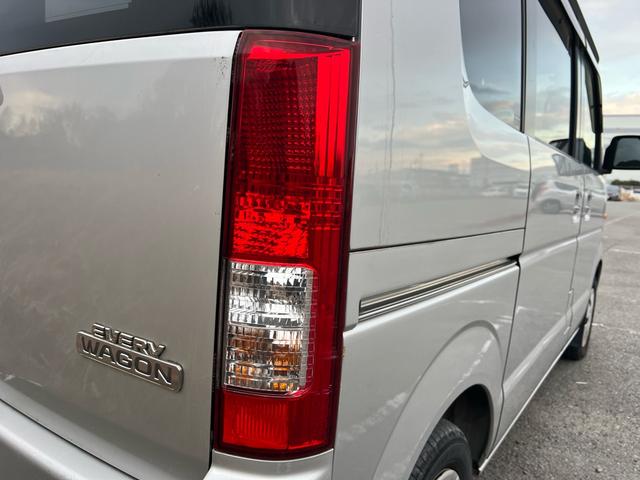 エブリイワゴン JP ユーザー様買取車 車検2年付き フルフラット 衝突安全ボディ 盗難防止システム 運転席助手席エアバック ABS パワーステアリング パワーウインドウ CD FM AM ABS ドアバイザー(56枚目)