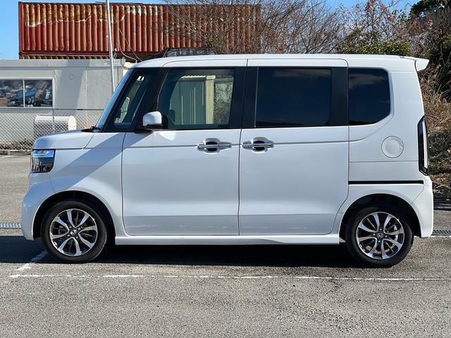 Ｎ－ＢＯＸカスタム ベースグレード　ユーザー様買取　Ｂｌｕｅｔｏｏｔｈ　バックカメラ　スマートキー２本　衝突被害軽減システム　レーンアシスト　頸部衝撃緩和ヘッドレスト　シートヒーター　オートマチックハイビーム　クリアランスソナー　ＥＴＣ（9枚目）