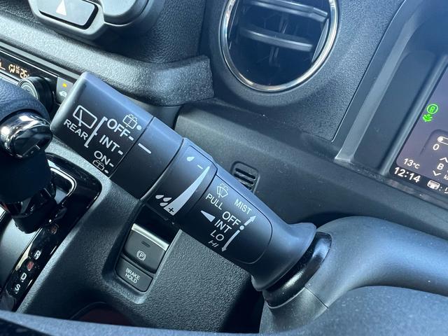 Ｎ－ＢＯＸカスタム ベースグレード　ユーザー様買取　Ｂｌｕｅｔｏｏｔｈ　バックカメラ　スマートキー２本　衝突被害軽減システム　レーンアシスト　頸部衝撃緩和ヘッドレスト　シートヒーター　オートマチックハイビーム　クリアランスソナー　ＥＴＣ（18枚目）