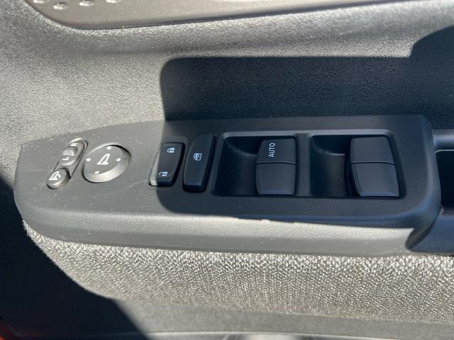 Ｎ－ＢＯＸカスタム ベースグレード　ユーザー様買取　Ｂｌｕｅｔｏｏｔｈ　バックカメラ　スマートキー２本　衝突被害軽減システム　レーンアシスト　頸部衝撃緩和ヘッドレスト　シートヒーター　オートマチックハイビーム　クリアランスソナー　ＥＴＣ（73枚目）