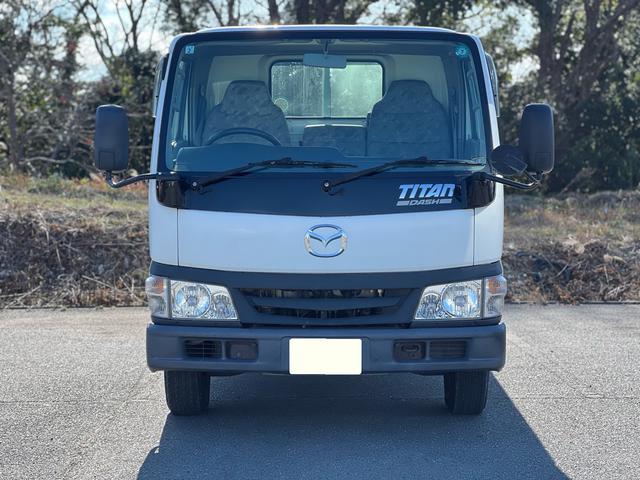 タイタンダッシュ 　ユーザー様買取車　ＥＴＣ　エアコン　パワーウインドウ　パワーステアリング　ドアバイザー　最大積載量１５００ｋｇ　走行距離９６１００キロ　車検令和８年２月　５ＭＴ　ＡＭ　ＦＭ　２０００ＣＣ　エアバック（3枚目）