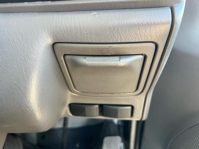 タイタンダッシュ 　ユーザー様買取車　ＥＴＣ　エアコン　パワーウインドウ　パワーステアリング　ドアバイザー　最大積載量１５００ｋｇ　走行距離９６１００キロ　車検令和８年２月　５ＭＴ　ＡＭ　ＦＭ　２０００ＣＣ　エアバック（28枚目）